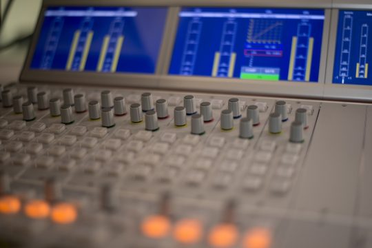 Studio Mischpult (Foto: BRF 2015)