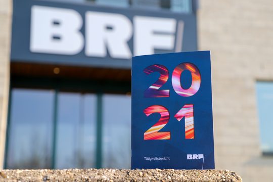 Tätigkeitsbericht 2021_web_JulienClaessen