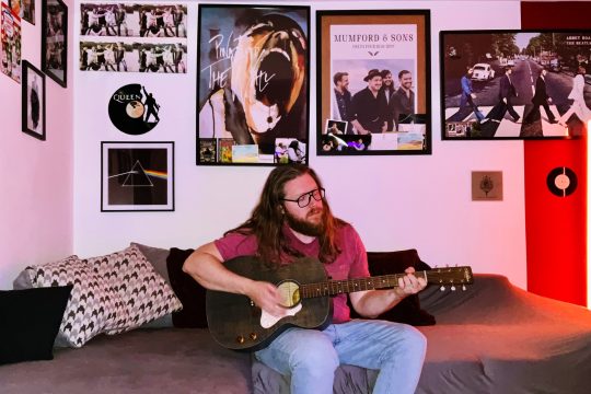 Singer-Songwriter Alexander Ohles