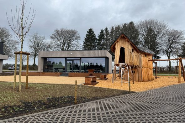 Gemeinschaftsraum mit Spielplatz und Grill-Möglichkeit