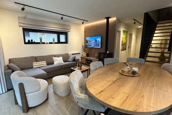 Wohnraum im Chalet im Nature Lake Village in Wirtzfeld, Nähe Bütgenbacher See